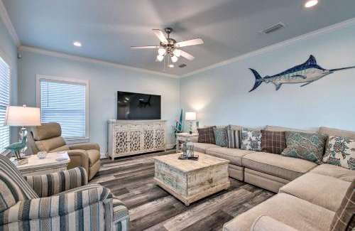 Dauphin Island House | Luxe Stilted Home with Kayaks Walk to Beach