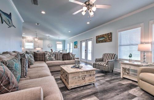 Dauphin Island House | Luxe Stilted Home with Kayaks Walk to Beach