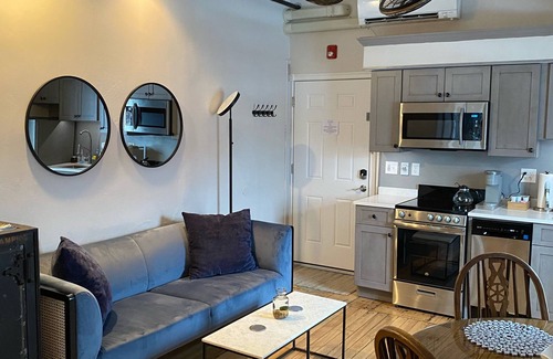 Beacon Apartment | Luxe Studio 4 On Main Street -Luxury Steam Shower, Views! Kitchen, Washer/Dryer