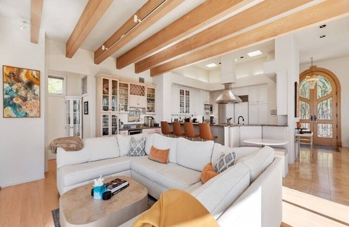 Country Club House | Luxe Sunset Villa w/Oceanview, Pool & Hot Tub, Terrace & Art Studio in La Jolla