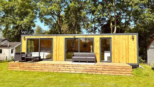Matsloot House | Luxe Tiny House bij het Leekstermeer