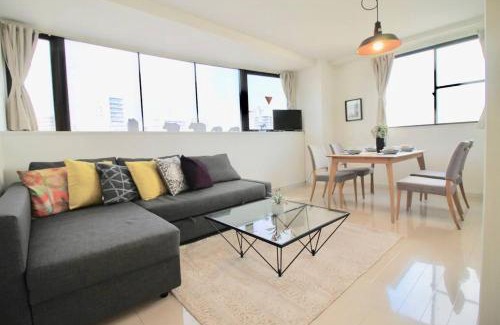 Minami Ward Apartment | Luxes - 10 min Hiroshima Station & 2BR Up to 10p