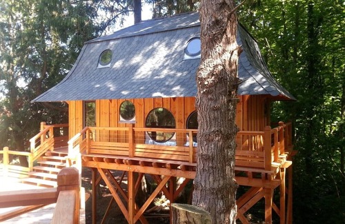 Prat Cabin | Luxueuse et Très Insolite Cabane Perchée !