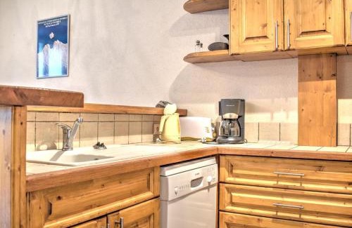 Morzine Apartment | *Luxueux 3 pièces au pied des télécabines, centre de Morzine, parking, WiFi* - FR-1-524-28