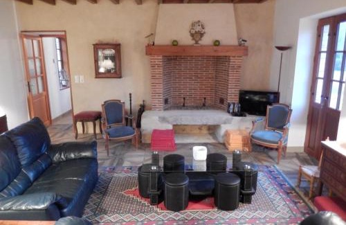 Tuffe Val de la Cheronne House | Luxueux gîte avec piscine et Wifi, proche circuit 24H du Mans, animaux bienvenus - FR-1-410-430