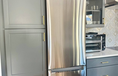 Arlington House | Luxurious 1-BR tiny house in Arlington, VA near Washington DC + deck/backyard