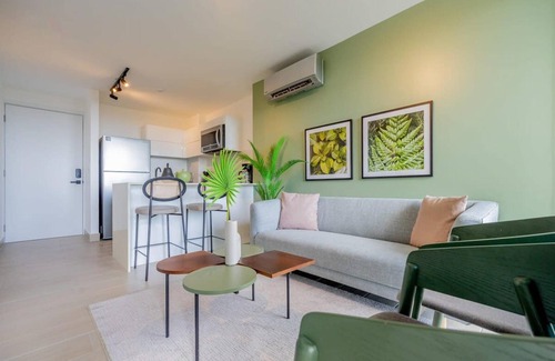 San Francisco Apartment | Luxurious 1BR Apartment With Stunning Balcony View