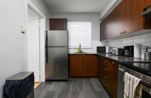 Cote-Des-Neiges—Notre-Dame-De-Grace Apartment | Luxurious 1BR unit in Montreal