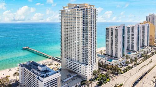 Sunny Isles Beach Apartment | Luxurious 2BD Condo with Direct Ocean Front & Resort Pool in Sunny Isles