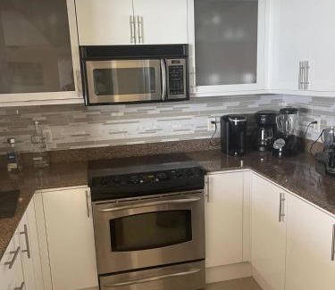 Sunny Isles Beach Apartment | Luxurious 2BD Condo with Direct Ocean Views & Resort Pool in Sunny Isles