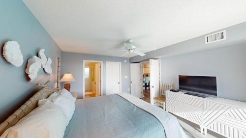Litchfield by the Sea House | Luxurious 4BR 3BA Top Floor Oceanfront Condo