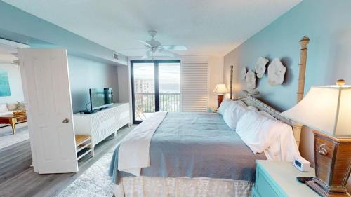 Litchfield by the Sea House | Luxurious 4BR 3BA Top Floor Oceanfront Condo