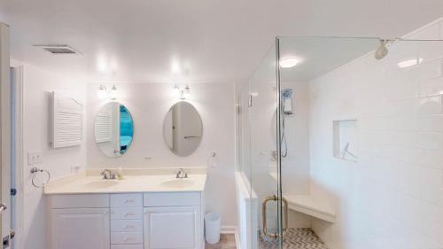 Litchfield by the Sea House | Luxurious 4BR 3BA Top Floor Oceanfront Condo