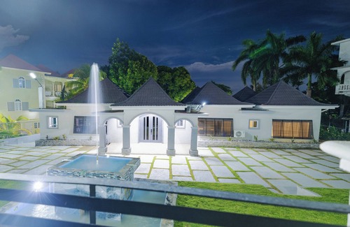 IronShore Estates Villa | Luxurious 6-bedroom villa with pool, bar, fire pit in gorgeous St. James Parish