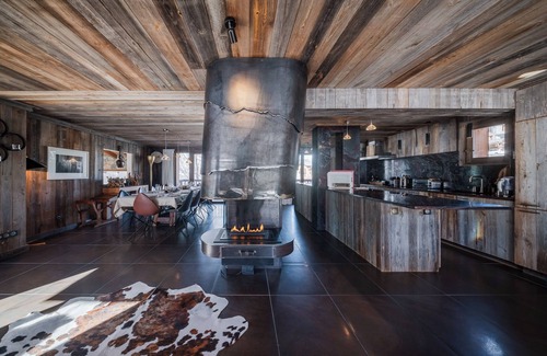 Saint-Martin-de-Belleville Ski Chalet | Luxurious 7-bedroom chalet with jacuzzi in the French Alps Les 3 Vallées