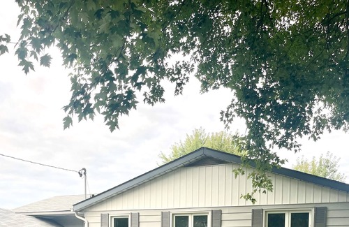 Orillia Cottage | Luxurious all season Lake Couchiching waterfront cottage