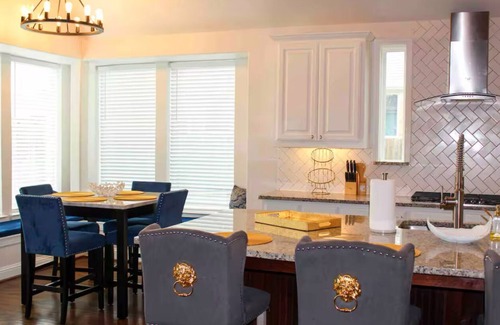 Tarrant County House | Luxurious and Spacious 5-bedroom house in fantastic Grand Prairie. King beds!