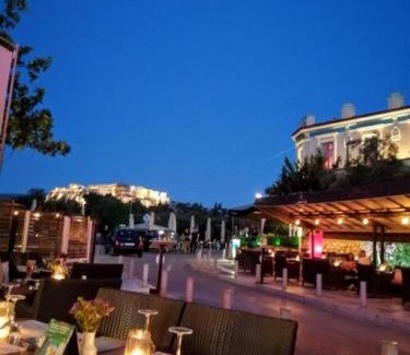 Thissio Apartment | Luxurious apartment in Acropolis