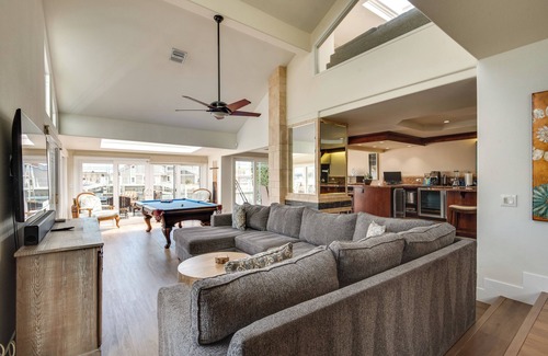 Channel Islands House | Luxurious Channel Islands Harbor Home w/Boat Dock