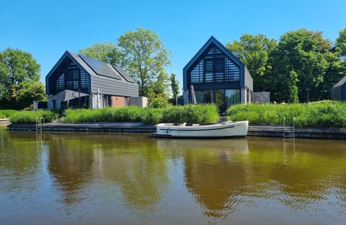 Balk Villa | Luxurious detached watervilla with jetty near the lake
