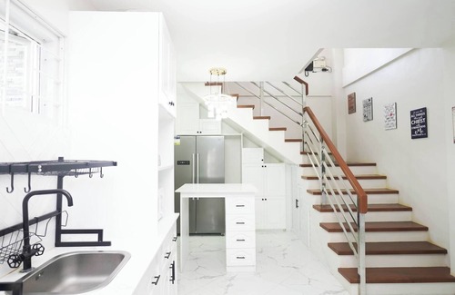 Lucena House | Luxurious Double Deluxe with WIFI near SM Lucena