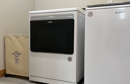 Hyak Cabin | Luxurious getaway w/spacious sauna, 7-person hot tub, 2 master suites, scenic v