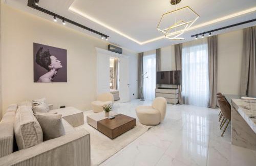 Terezvaros Apartment | Luxurious High-End Central Grand Residence next to the Basilica