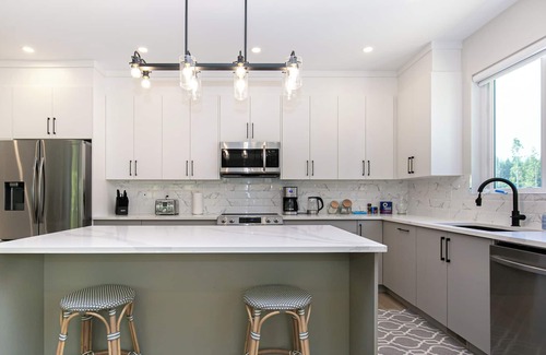 Lake Cowichan House | Luxurious Home in Lake Cowichan
