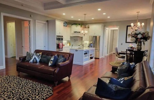 Porters Sideling House | Luxurious King Bed Suite overlooking great view.