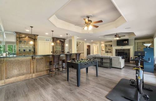 Gainesville House | Luxurious Lake House/private dock/private pool & hot tub