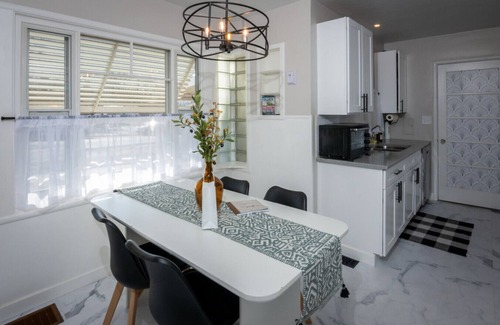 Ogden Apartment | Luxurious Mid-Century-Retreat