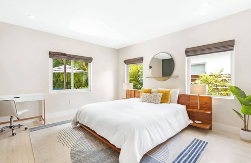 Surfside Villa | Luxurious, Modern 4BR /3BA Surfside Villa W/Pool