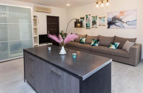Dafni-Ymittos Apartment | Luxurious Modern Apt in Dafni by MPS