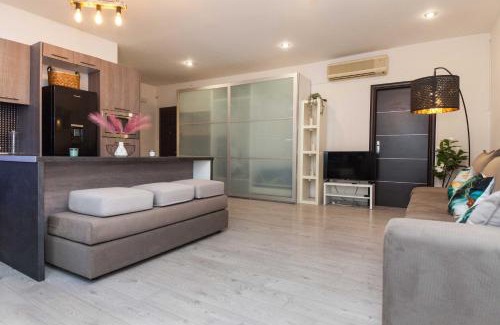 Dafni-Ymittos Apartment | Luxurious Modern Apt in Dafni by MPS