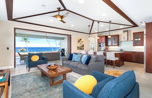 Kailua-Kona House | 🌴Luxurious Oceanfront Home on Golf Course – Paradise Awaits – Golf Package Available🌴
