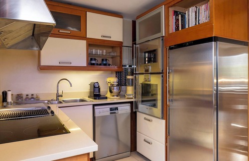 Parc-de-Montsouris Apartment | Luxurious ROMANTIC OFFER for 2 all-inclusive