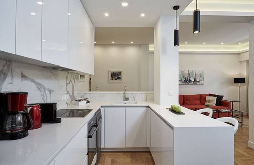 Ilisia Apartment | Luxurious Spacious Apt next to Hilton Hotel