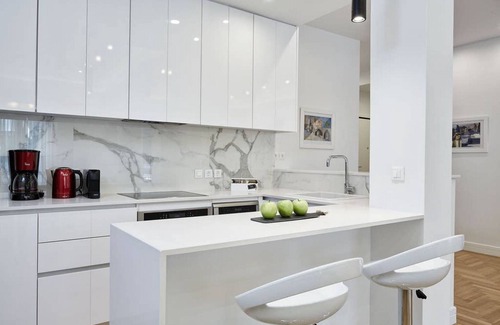 Ilisia Apartment | Luxurious Spacious Apt next to Hilton Hotel