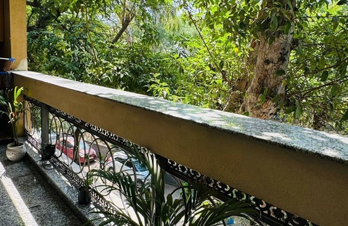 Nizamuddin East Apartment | Luxurious STUDIO BnB In DELHI's Heart