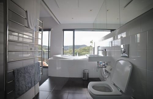 Geilston Bay House | Luxurious, Tranquil and Private