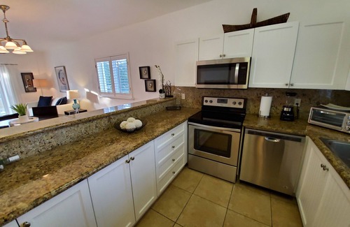 Alice Town Villa | "Luxurious Villa" 2 Bedroom/2 Bath