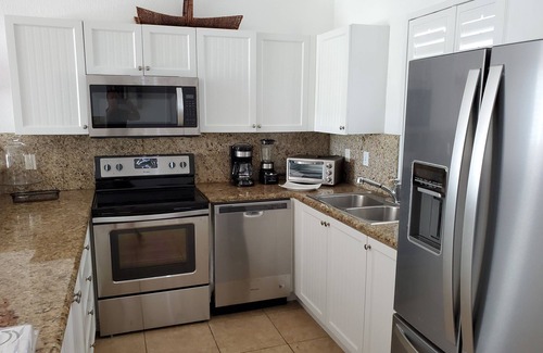 Alice Town Villa | "Luxurious Villa" 2 Bedroom/2 Bath