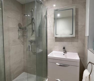 Arbury House | Luxury 1 bed new-build house near Science & Business parks