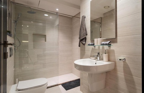 Al Hoora Apartment | Luxury 1 BR APT in City Center w/ City + Sea Views