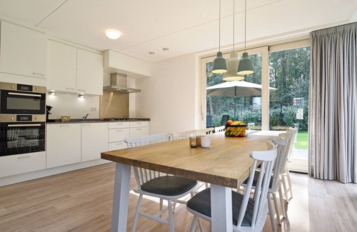 Kaatsheuvel House | Luxury 12-person vacation home in the holiday park Landal Kaatsheuvel