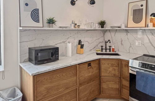 Society Hill Apartment | Luxury 1BD | 1 Bed | South St