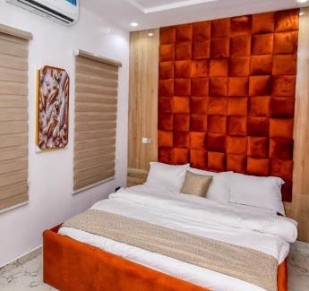 Ikeja Apartment | Luxury 1BR Apartment with Pool 12min from Airport