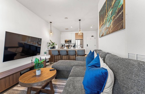 Everett Apartment | Luxury 1BR near Boston 0193