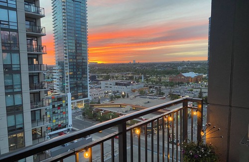 Connaught Condo | Luxury 2 bedroom, 2 bath condo in the beautiful west end of downtown Calgary.