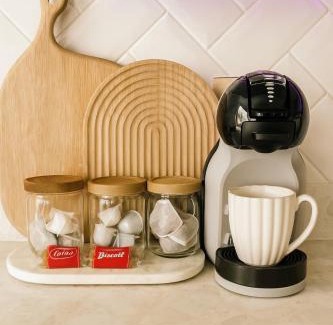 Leeds Apartment | Luxury 2 bedroom Leeds City Apartment with Free parking & Jacuzzi bath